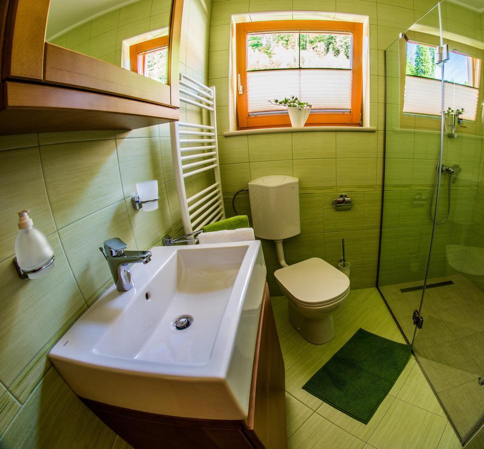 Apartmaji Bbi Luče Стая снимка